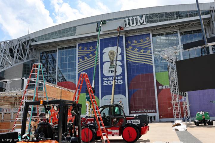 Előkészületek a világbajnokságra az AT&T Stadionnál Dallasban 2026. május 27-én Fotó: Omar Vega / Getty Images Hungary