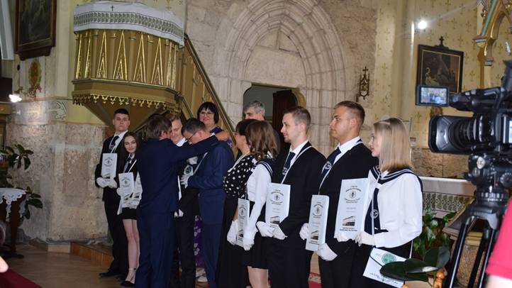 Diplomaátadó ünnepség a Felsőfokú Szakképzési Intézetben - Higgyünk álmaink szépségében. Fotó: Kárpátinfó/ Kovács Elemér