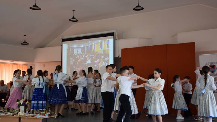 Tizenötéves a Bereg-vidéki Népzenei és Néptánctábor - Megtartó hagyományok, gyökerek. Fotó: Kárpátinfó/ Kovács Erzsébet