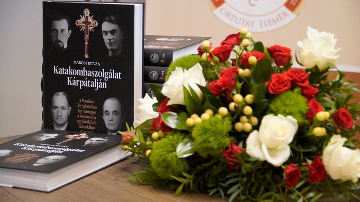 Könyvbemutató az Ortutay Elemér Görögkatolikus Központban - Katakombaszolgálat Kárpátalján. Fotó: Kárpátinfó/ Kovács Erzsébet