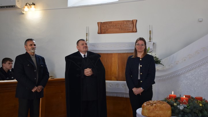 Magyarok kenyere: oklevélátadás Verbőcön - A búzaszem is a békéről álmodik. Fotó: Kárpátinfó/ Kovács Elemér