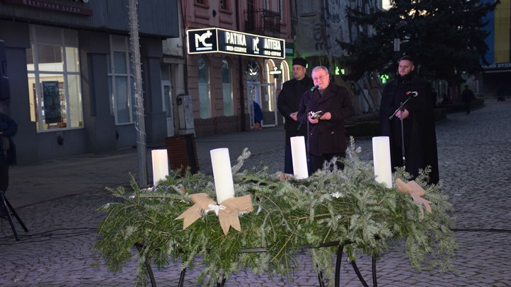 Közös advent Beregszászban Kaláka koncerttel - Fellobbant a remény lángja. Fotó: Kárpátinfó/ Kovács Erzsébet