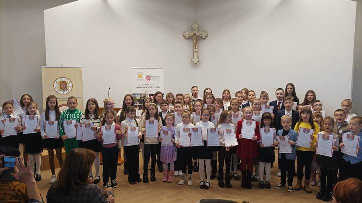 Erzsébet-napi szavalóverseny az Ortutay Elemér Görögkatolikus Központban - Tisztelgés Osvát Erzsébet munkássága előtt. Fotó: Kárpátinfó/ Kovács Erzsébet