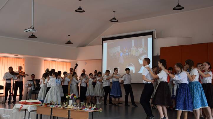 Tizenötéves a Bereg-vidéki Népzenei és Néptánctábor - Megtartó hagyományok, gyökerek. Fotó: Kárpátinfó/ Kovács Erzsébet