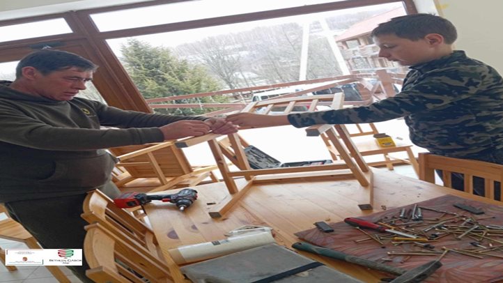 Nagycsaládos önkéntesek a Vadvölgy panzióban