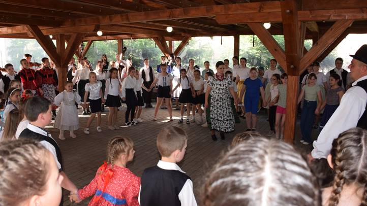 A táncház napja Nagydobronyban - Népi kultúránk: a megtartó erő. Fotó: Kárpátinfo/ Kovács Elemér
