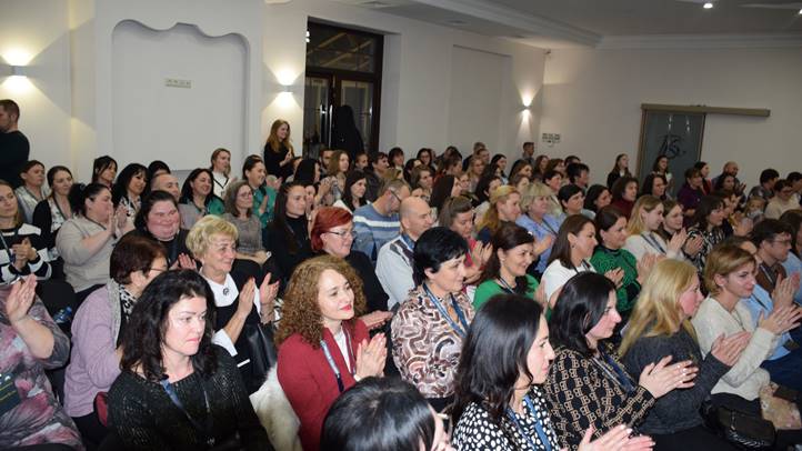 Bagdy Emőke előadása az MCC Beregszászi Képzési Központjában - Boldogságra teremttettünk. Fotó: Kárpátinfó/ Kovács Elemér