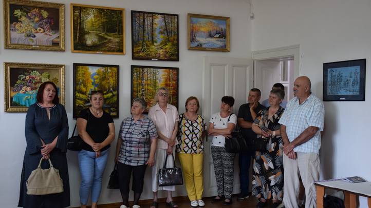 Kiállítás a Tiszapéterfalvi Képtárban - A hagyomány tovább él. Fotó: Kárpátinfó/ Kovács Elemér