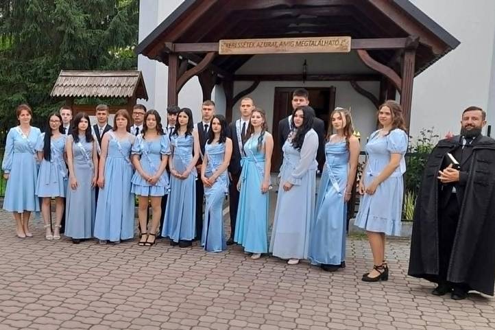 Ballagási ünnepség a Beregszászi Zrínyi Ilona Líceumban - Soha ne adjátok fel a reményt