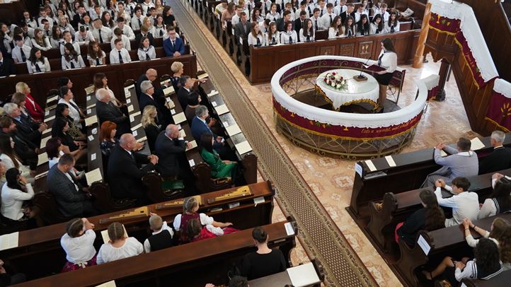 A Kárpátaljai Magyar Líceum központi tanévnyitója Nagydobronyban - Az anyanyelvi oktatás megőrzése a cél