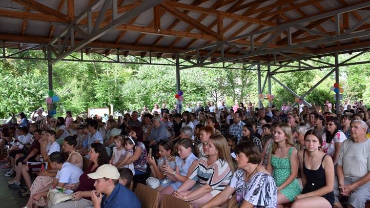 Családi nap és Pintér Béla-koncert Tiszapéterfalván - Hit és bizalom.   Fotó: Kárpátinfo/Kovács Erzsébet