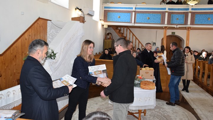 Magyarok kenyere: oklevélátadás Verbőcön - A búzaszem is a békéről álmodik. Fotó: Kárpátinfó/ Kovács Elemér