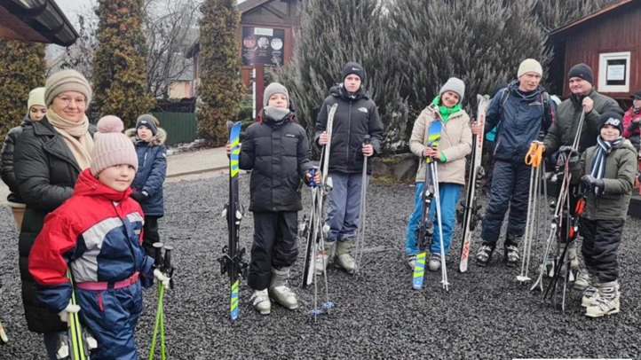 Újra síeltek és hófánkoztak Polenán a nagycsaládosok