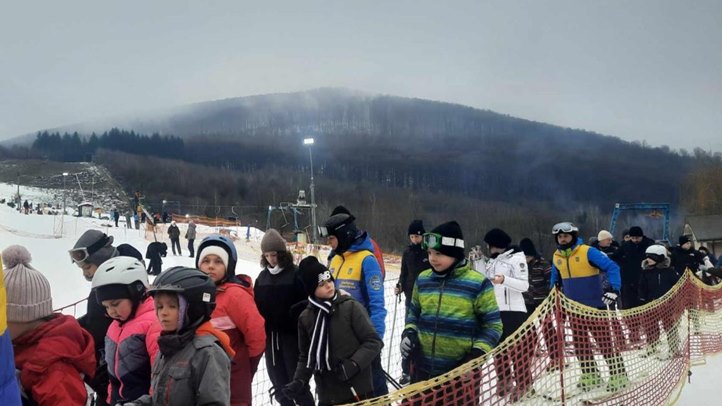 Újra síeltek és hófánkoztak Polenán a nagycsaládosok