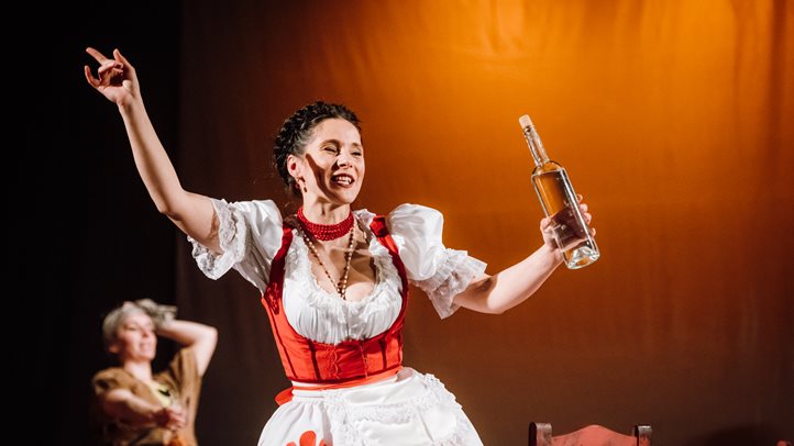 Bekecs Néptáncszínház - A helység kalapácsa  