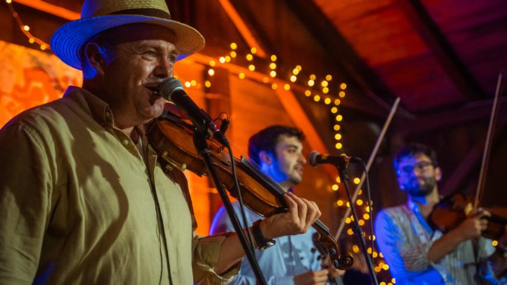 Idén is fiatalok százai fesztiváloztak a FolkSzögletben - Véget ért a 2024-es Gombaszögi Nyári Tábor. Fotó: Csáky Mátyás