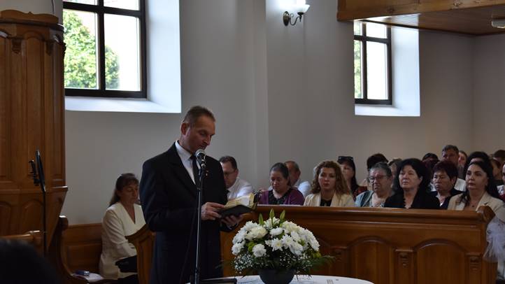 Ballagás a Péterfalvai Református Líceumban - „Emlékezz vissza az egész útra, amelyen vezetett Istened!”  