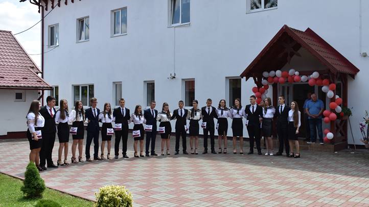 Ballagás a Péterfalvai Református Líceumban - „Emlékezz vissza az egész útra, amelyen vezetett Istened!”  