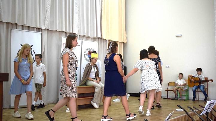 V. alkalommal csendültek fel Cipő dalai a Gitár-, ének- és vers tábor zárókoncertjén