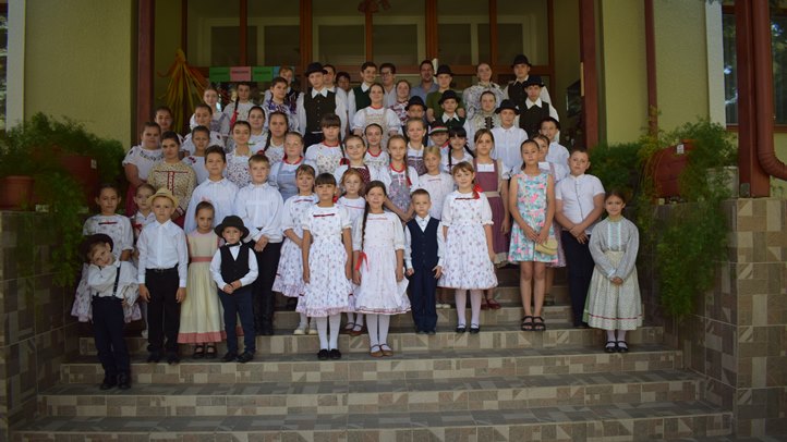 Cseperedő táncosok-zenészek találkozója Mezőváriban - Közösségépítő örömtánc, örömzene, játék. Fotó: Beregszászi Gabriella