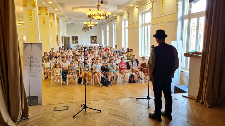 Mesélő Felvidék, regélő Kárpátalja - A Magyar Népmese Napjának programjai