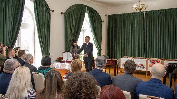 A „Köbüki” tehetséggondozó tanári ösztöndíjak átadó ünnepségén - Egyetemmé válik a beregszászi Rákóczi Főiskola. Fotó: Kárpátinfo/Kovács Erzsébet