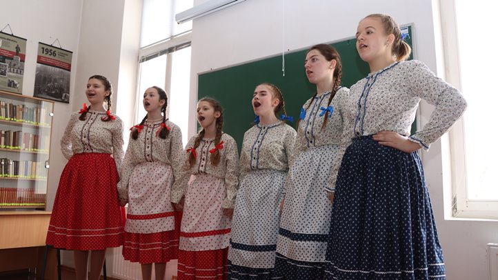 Kárpátaljai dalnokok - Népdaléneklési verseny döntője Beregszászon. Fotó: Hagyományok Háza Hálózat