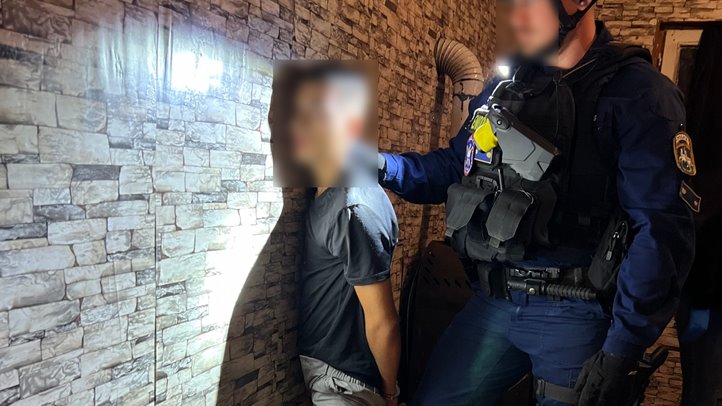 Kiskorú lányokkal kereskedtek. Fotó: Rendőrség 