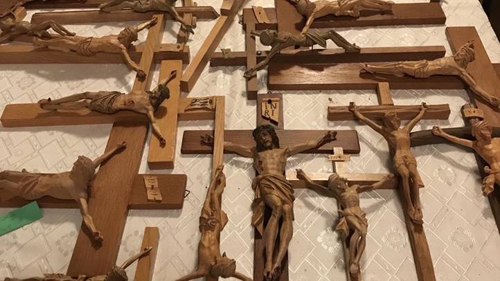 Több mint 150 kereszt talált új otthonra a Johannita Rend Magyar Tagozatának segítségével. Fotó: Johannita Rend Magyar Tagozata