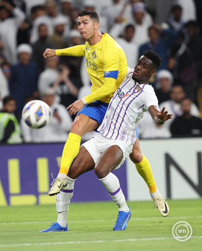 al-Ain, 2024. március 4. Cristiano Ronaldo, az al-Naszr (bal) játékosa a labdarúgó Ázsiai Bajnokok Ligája negyeddöntőjének első mérkőzésén játszott al-Ain-al-Naszr mérkőzésen az egyesült arab emírségekbeli al-Ainban 2024. március 4-én. MTI/EPA/Ali Haider