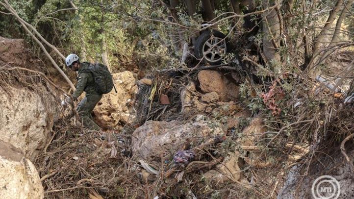 Letur, 2024. november 1. Mentőalakulatok tagjai az özönvízszerű esőzések okozta áradásokban eltűnt emberek után kutatnak a közép-spanyolországi Albacete tartományban fekvő Leturban 2024. november 1-jén. A hatóságok legfrissebb tájékoztatása szerint a természeti csapás már 158 ember életét követelte Spanyolországban, a legtöbben Valencia tartományban vesztették életüket. MTI/EPA-EFE/Ismael Herrero