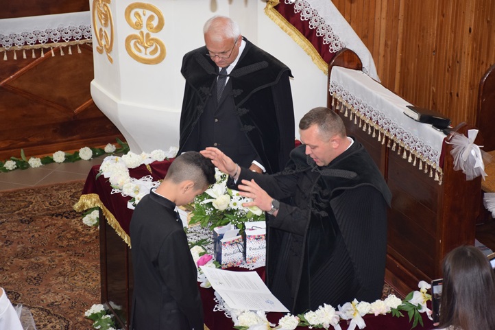 Konfirmációs istentisztelet Beregardóban. Fotó: Kárpátinfo/Kovács Erzsébet