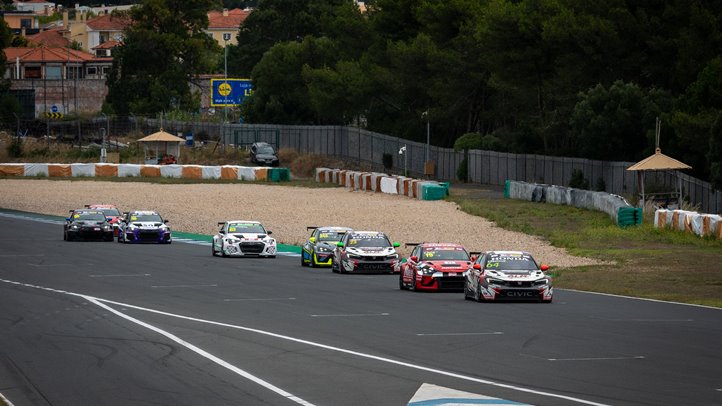 Balszerencsésen alakult Losonczy Levente beugrása a spanyol bajnokságba Fotó:  (TCR Spain)