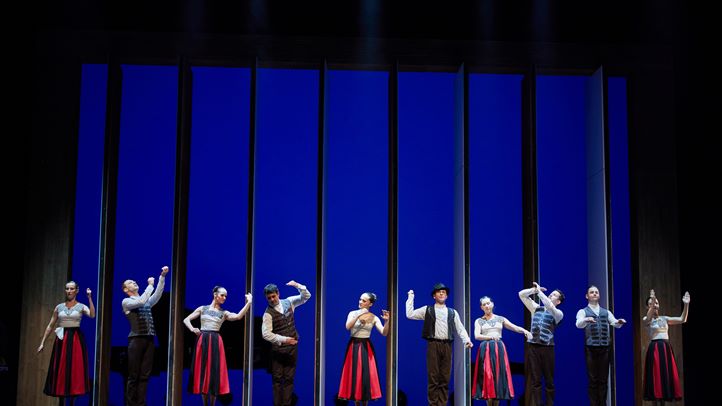 Tánckánon Kolozsváron - A Magyar Állami Népi Együttes a kincses városban. Fotó: Dusa Gábor