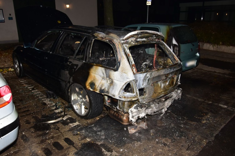 Összeveszett volt barátjával, bosszúból felgyújtotta a férfi autóját 