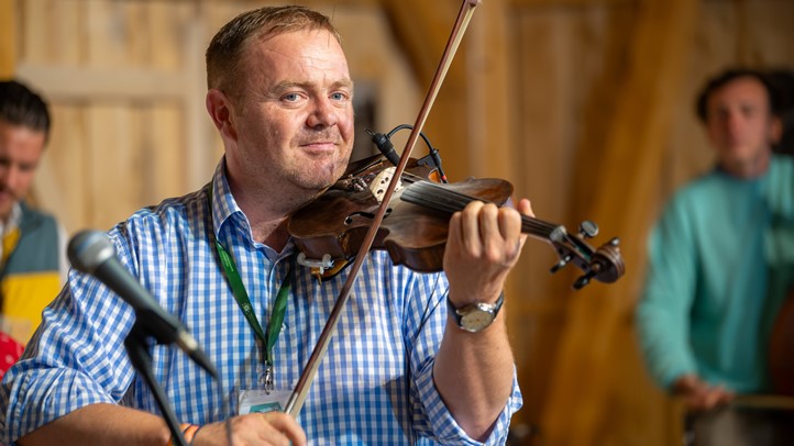 A Kalotaszeg népművészeti kincsei is megcsillantak az idei Tusványoson. Fotó: Kinda Botond