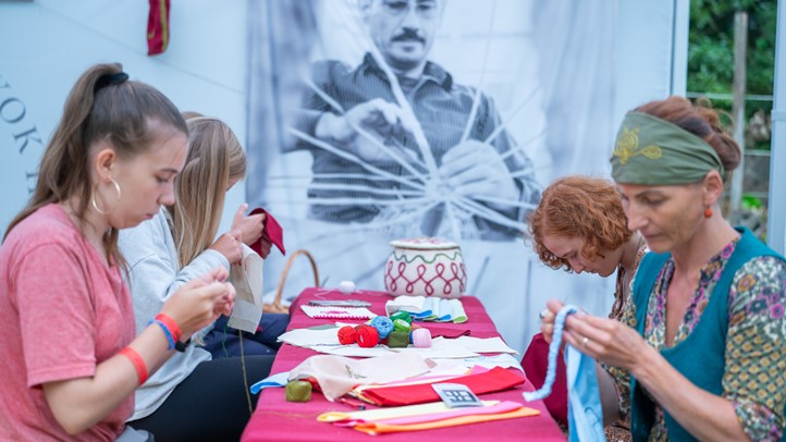 A Kalotaszeg népművészeti kincsei is megcsillantak az idei Tusványoson. Fotó: Kinda Botond