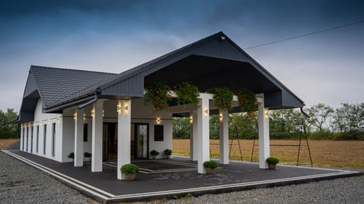 Ravatalozót adtak át Nagydobronyban - Összefogásból ismét kitűnő 