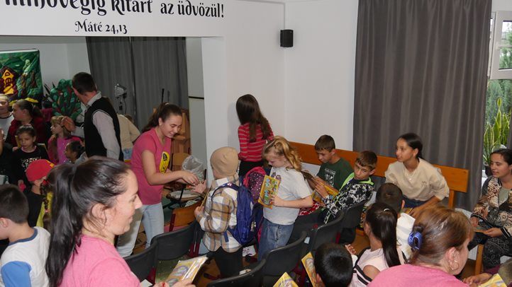 Bábszínház a Glória Ifjúsági Központban - Szeretni soha nem késő