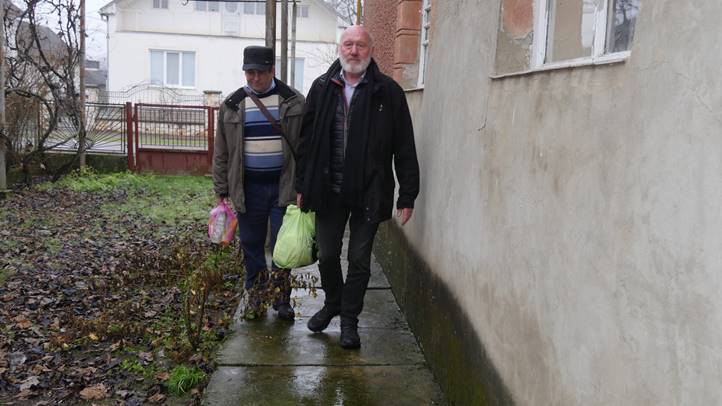 Karácsonyi ajándék: „beszélgetni a másik emberrel” - „Nagyobb boldogság adni, mint kapni” 