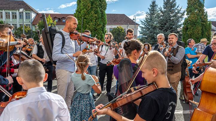 Táncünnep a Küküllő mentén - Erdélyi Táncháztalálkozó Székelyudvarhelyen. Fotó: Pataki Hajnal