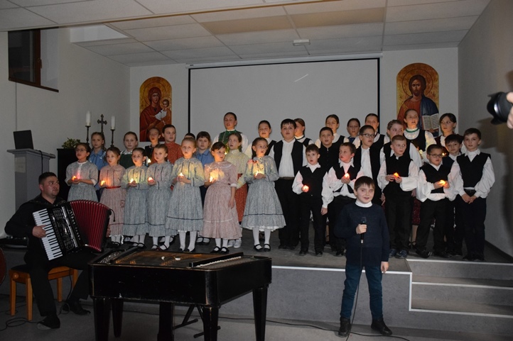 A Rezeda Folkműhely évzáró gáláján - Karácsonyi hangulatban. Fotó: Kárpátinfo/Kovács Elemér