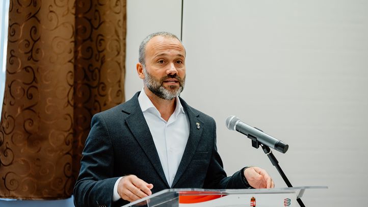 Szatmári Adrián, Topolya város polgármestere