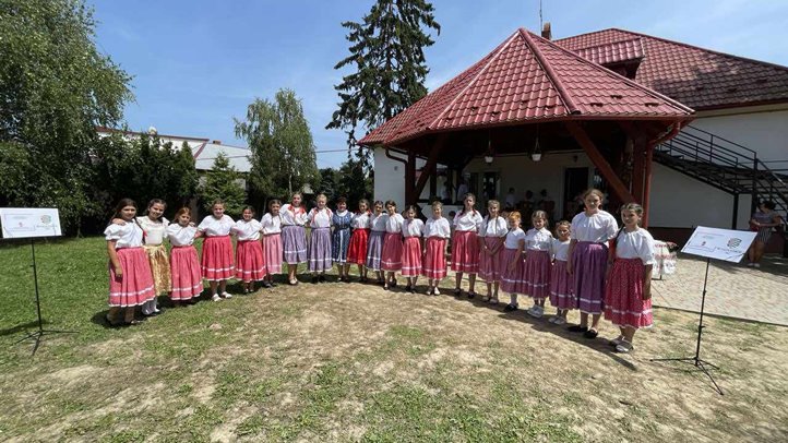 Táborozás a csepei Tulipán Tanodában - Zene, tánc, kézműveskedés