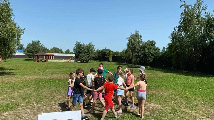 Táborozás a csepei Tulipán Tanodában - Zene, tánc, kézműveskedés