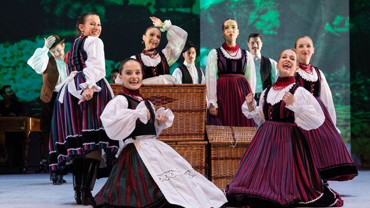 Abbázia és Semič körültáncolva - A Magyar Állami Népi Együttes nyár eleji turnéja