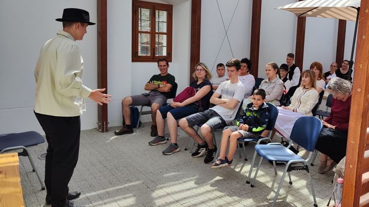 A népmese összetartó ereje - II. Kárpát-medencei Ifjú Népmesemondó Találkozó az élővizek városában 