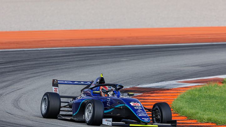 Balszerencsés ütközés pecsételte meg Hideg Ádám eredményeit Valenciában. Fotó: Dutch Photo Agency