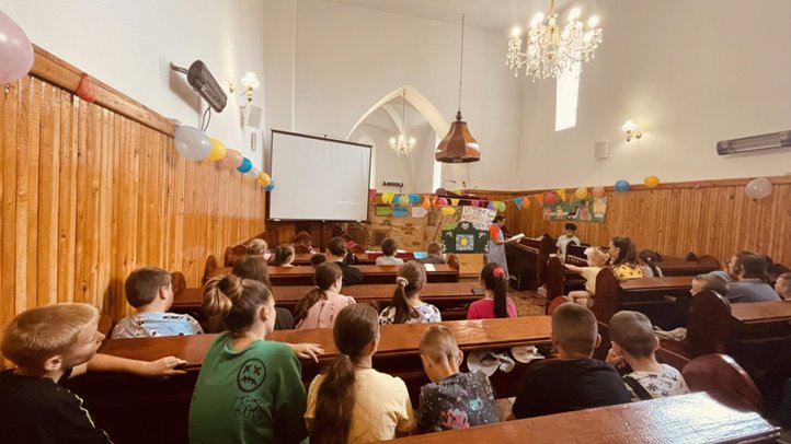 Vakációs bibliahét Beregardóban - Kövess engem. Fotó: Kárpátinfo/Kovács Erzsébet