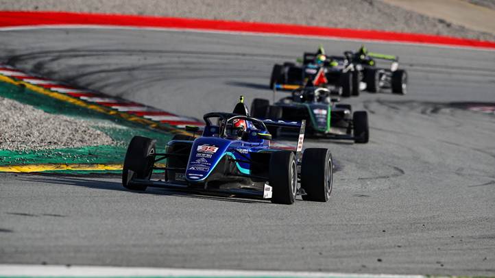 Eseménydús záróhétvégéje volt Hideg Ádámnak a spanyol F4-es bajnokságban. Fotó: Dutch Photo Agency